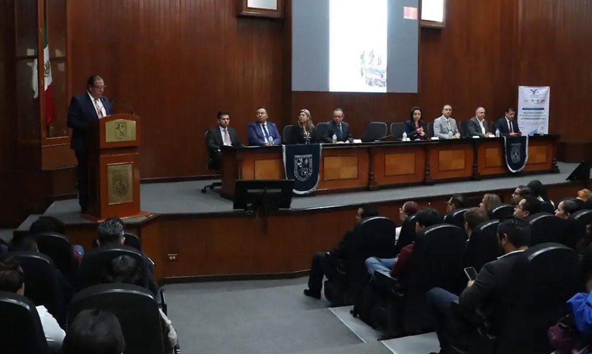 DiarioQro's tweet photo. Reúne Congreso Internacional en Querétaro a especialistas para abordar la movilidad humana

Durante tres días se analizarán los derechos político-electorales, la relación con EU y los mecanismos jurisdiccionales y no jurisdiccionales de protección.

https://t.co/lGWWwUkf8j https://t.co/6lIRR8fHm8