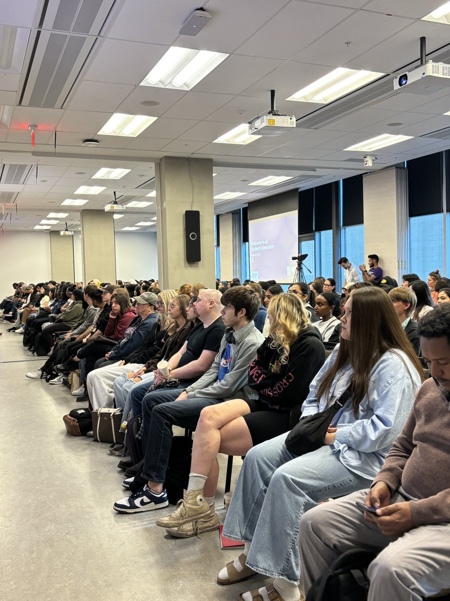 BowValley's tweet photo. A few highlights from Fall New Student Orientation! 

We loved welcoming our new students to campus and kicking off a new term together.

Welcome to BVC! https://t.co/KTJX0HwQsj