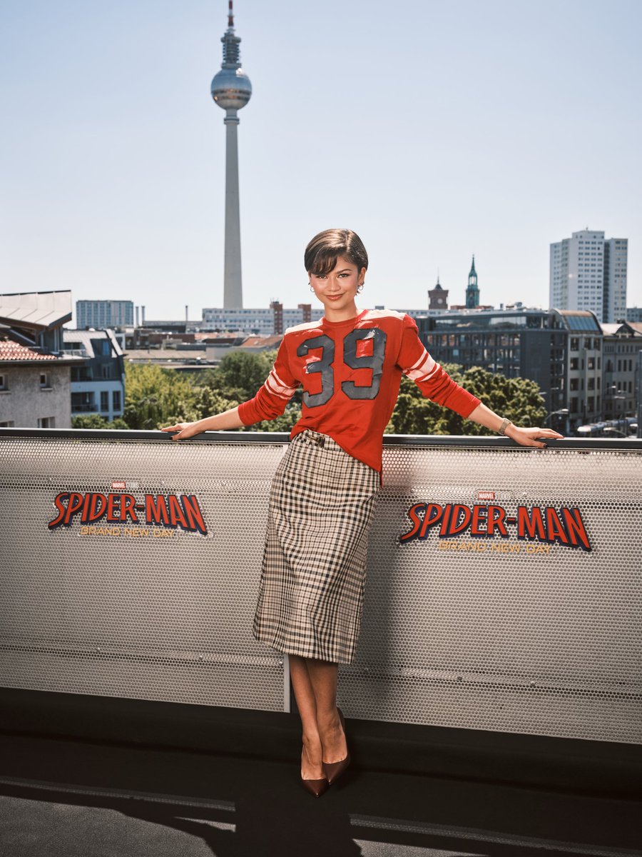 SpiderManMovie's tweet photo. Happy birthday, Zendaya. ❤️ https://t.co/6gYE0ZThc6