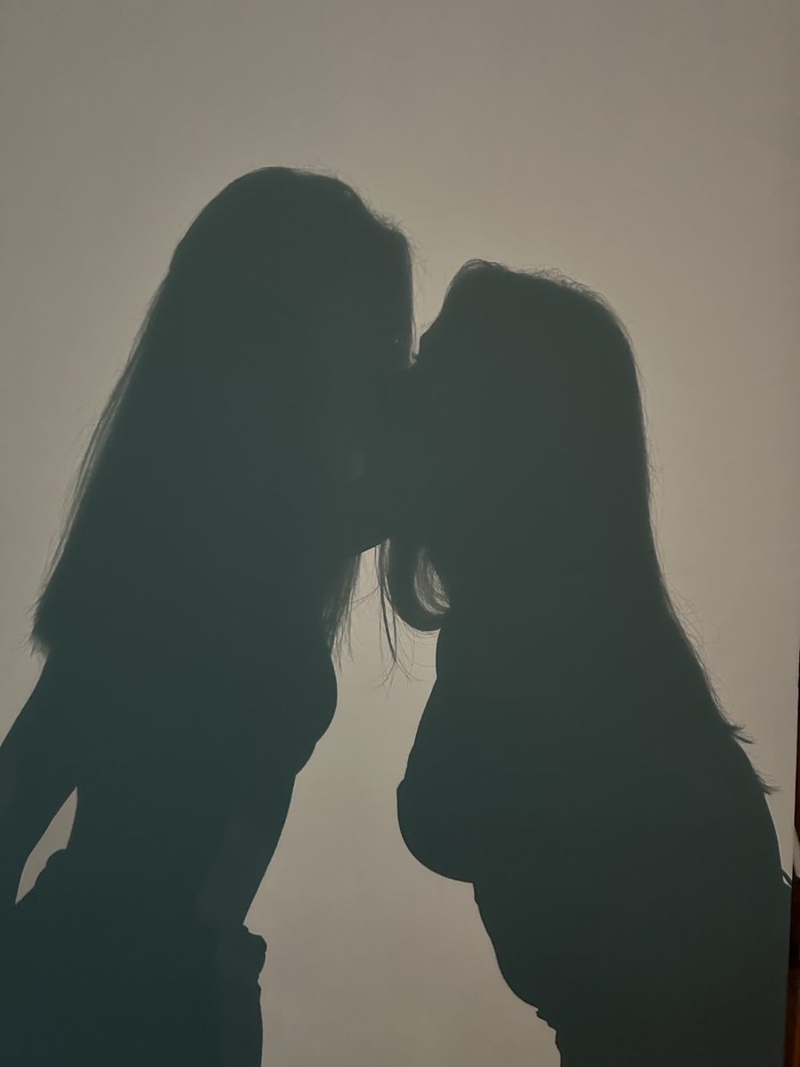 lushkisses3's tweet photo. shadow photos ~ #wlw https://t.co/7mo5AuflKZ