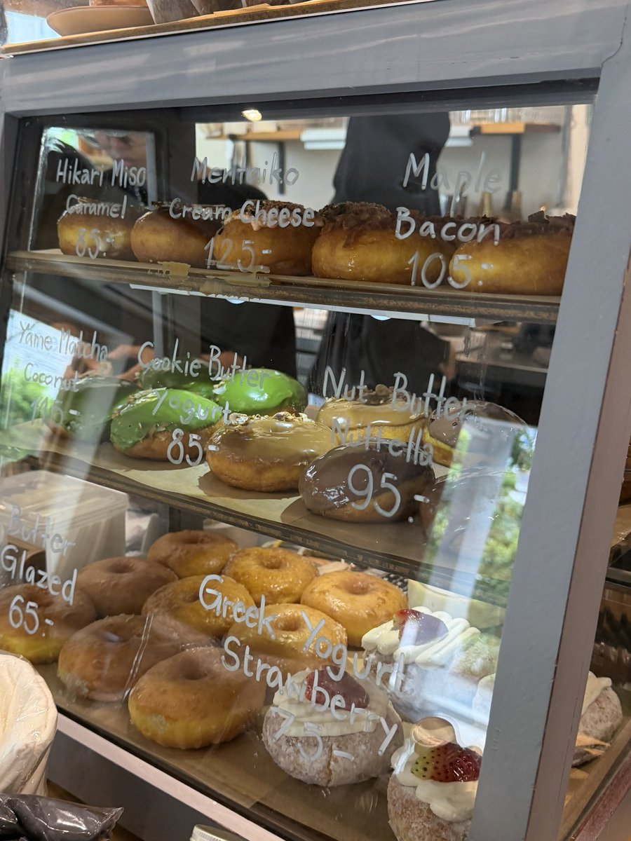 Lalalaaoey's tweet photo. SaM
  ☕️
RoaSteRs
🍩🍓🍵🧈🧀🥓
คาเฟ่ย่านเอกมัย ซอย15
โดนัทโฮมเมด แป้งนุ่มมากก อร่อยละมุนน https://t.co/vb8kVk7F3g
