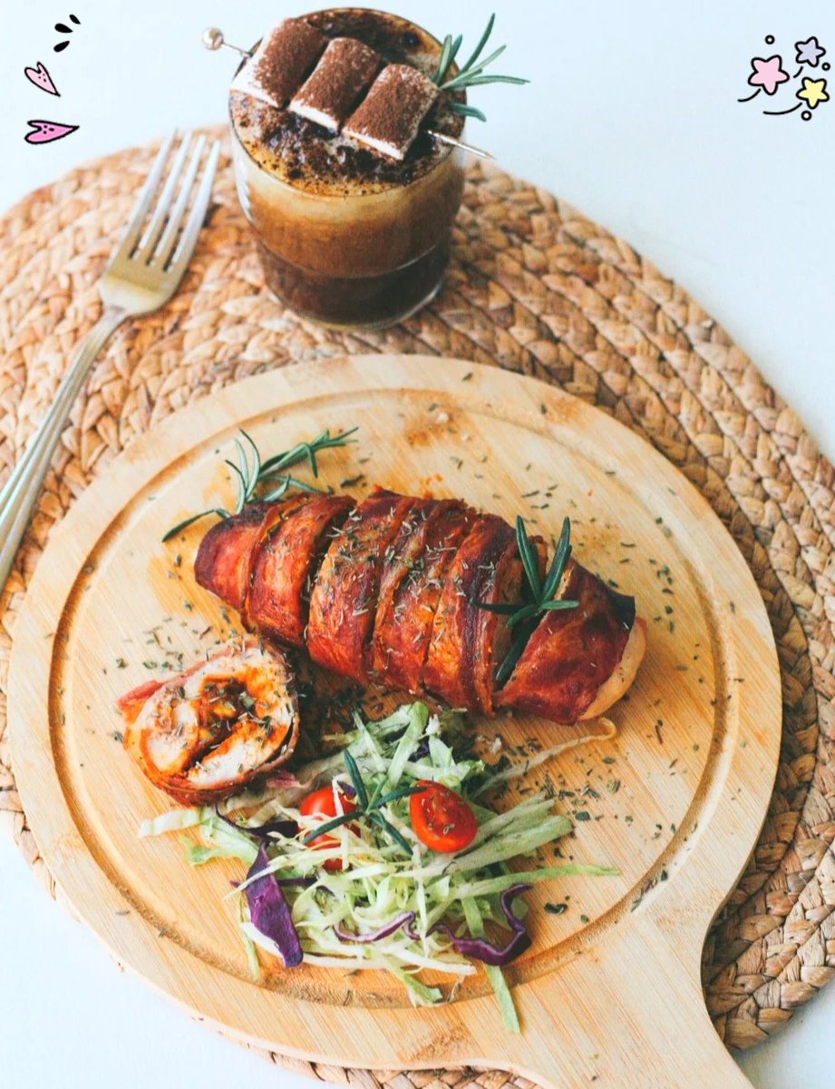 SofiaTealehtx's tweet photo. Comida para bajar grasa: Ensalada de pollo a la parrilla, aguacate, espinaca y vinagreta ligera. Rápida, sabrosa y balanceada. https://t.co/HPJmi2A4JF