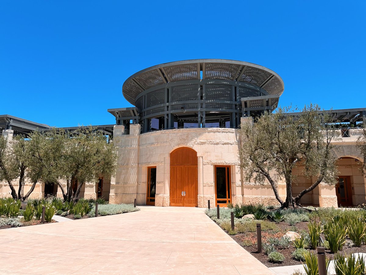 KellyVinier's tweet photo. Opus 1 Winery #WineRecommendation #Wine #WineRecommendationPlan https://t.co/no66zixg0X