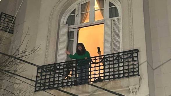 Doctor_Soto's tweet photo. Por fin la Justicia hizo efectivo el embargo contra La Rea. Ya está formalmente anotado el embargo del depto. de S. José 1111. El inmueble está a nombre de Los Sauces SA, q es una sociedad de sus hijos, pero como fue comprado con $$ que ella les donó, igualmente fue embargado. https://t.co/Y9BkYWQtxB
