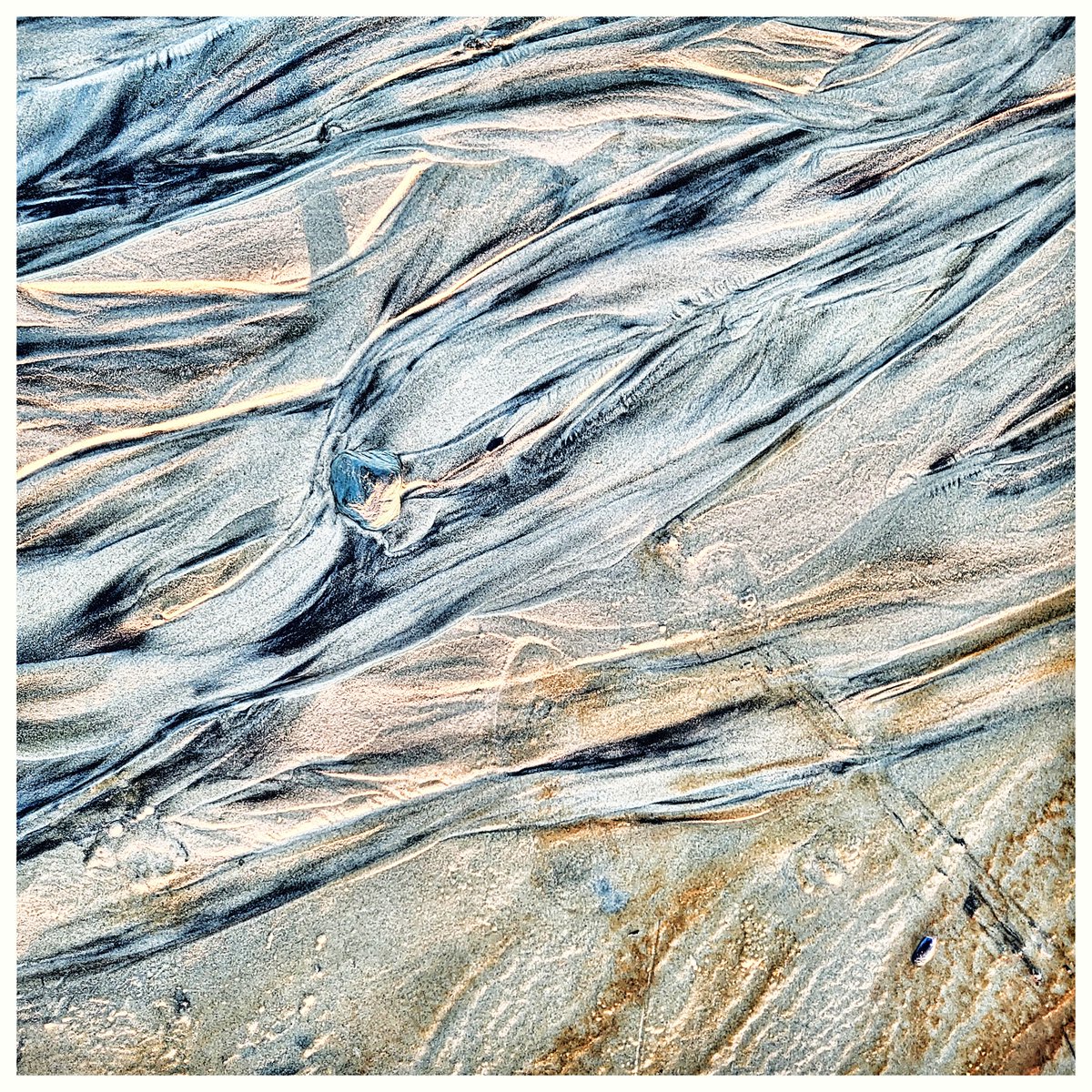 YuryAMelnikov's tweet photo. I'm starting a series called "Ocean Traces." https://t.co/GI717TSWgp https://t.co/s9NGSWwww7