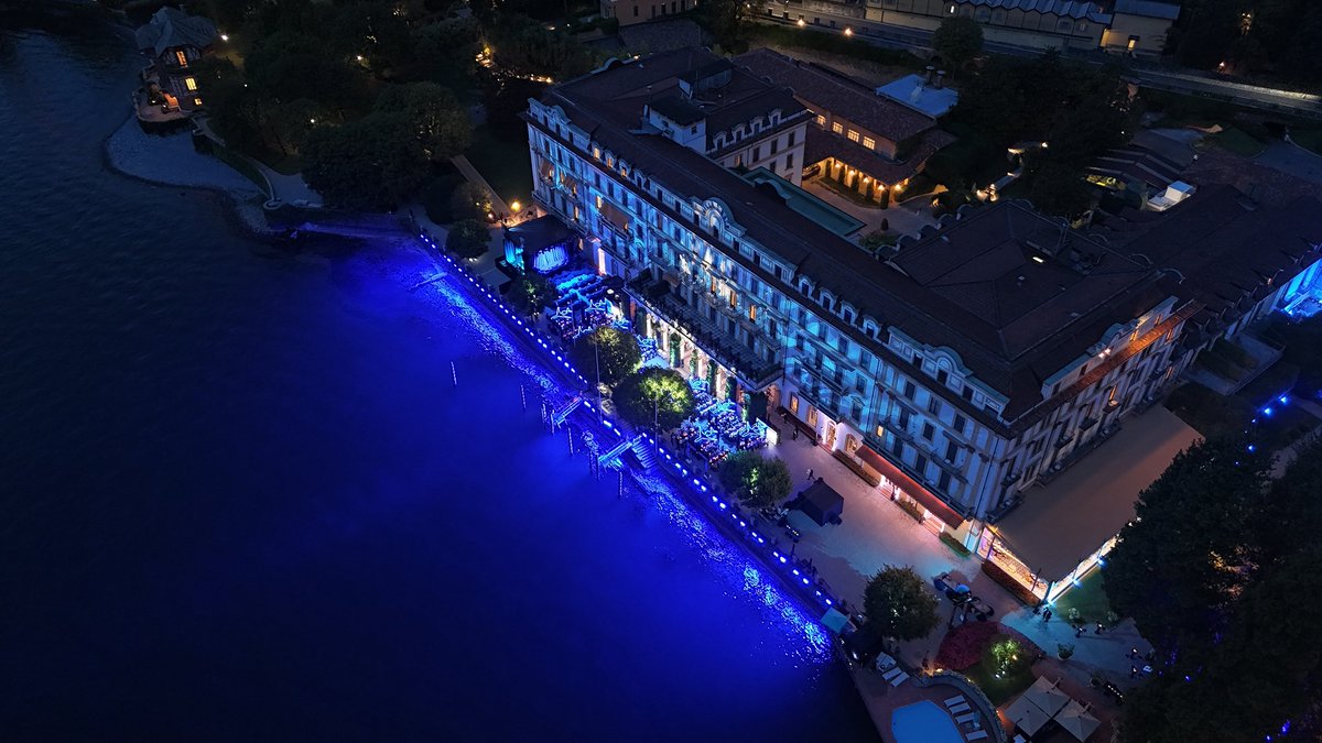 NoName1045045's tweet photo. Lake Como hosted a lot of rich people this summer. None of them did this.

Five day surprise 70th birthday for Kenn Ricci, founder of Flexjet. Theme: “The Five Best Days of Your Life.” https://t.co/BamFmo6Cf4