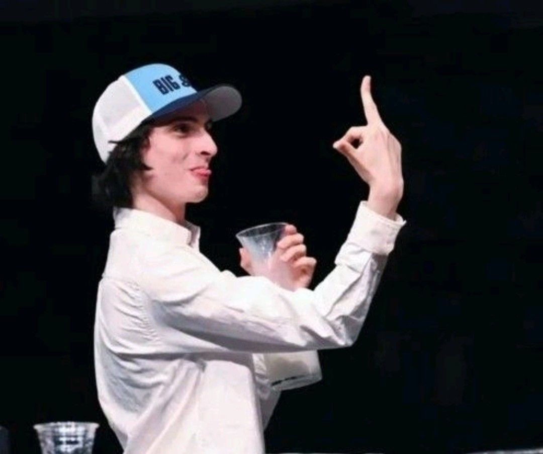 bylerbunniiz's tweet photo. but that tongue back in ur mouth boy 😭😭 https://t.co/bf77Lwg5O4
