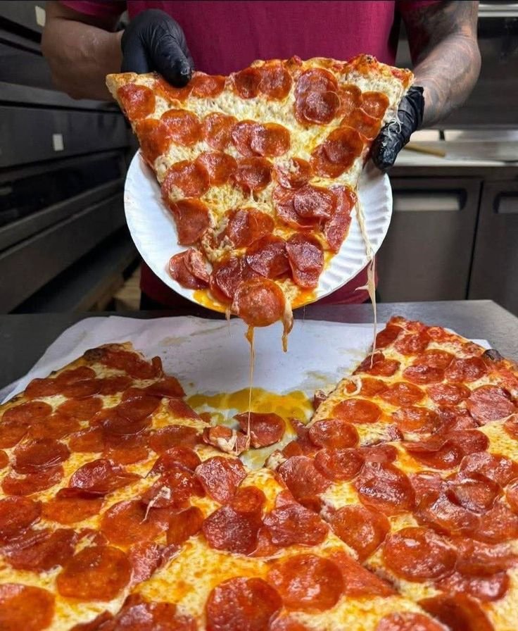adventure_bloom's tweet photo. How many slices can you eat? https://t.co/eFWQEFv9aB