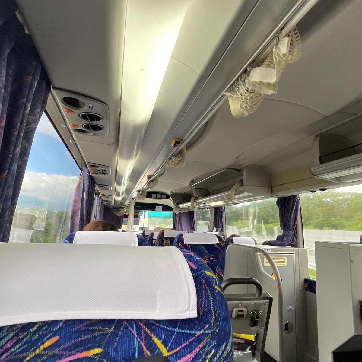 Chariwo's tweet photo. 上洛します
各々京を目指しつつ雲と興れや武田節

高速バスのコンセントから通電せず、携帯充電不可でピンチだったが、先程PAでトイレ休憩で停車したら？突然復旧
良かった…😌

#ヴァンフォーレ甲府 
#ventforetkofu 
#vfk https://t.co/lfd9UyM866