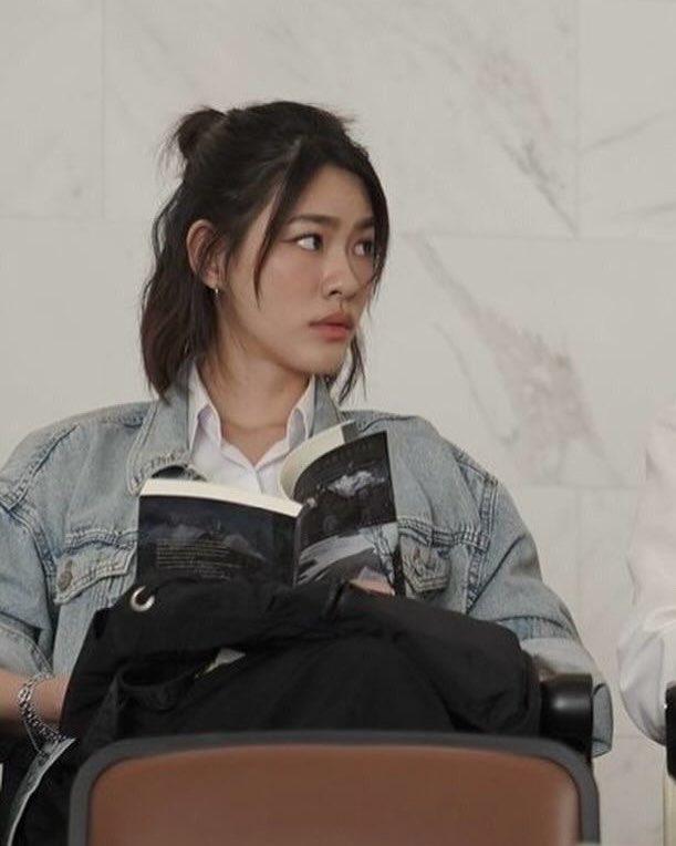 liliukwn777's tweet photo. I wanna see this emi in a gl 🧎‍♀️🧎‍♀️🧎‍♀️ https://t.co/wqHPEIZeuP
