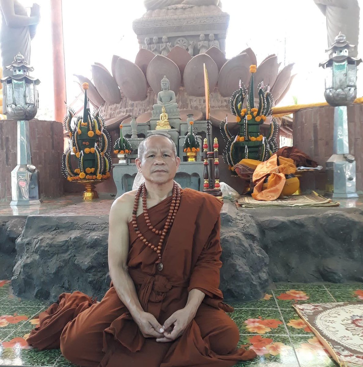 Somporn466's tweet photo. ขาวจังหลวงพ่อ #ชัยภูมิ https://t.co/r6hsHLD6fi