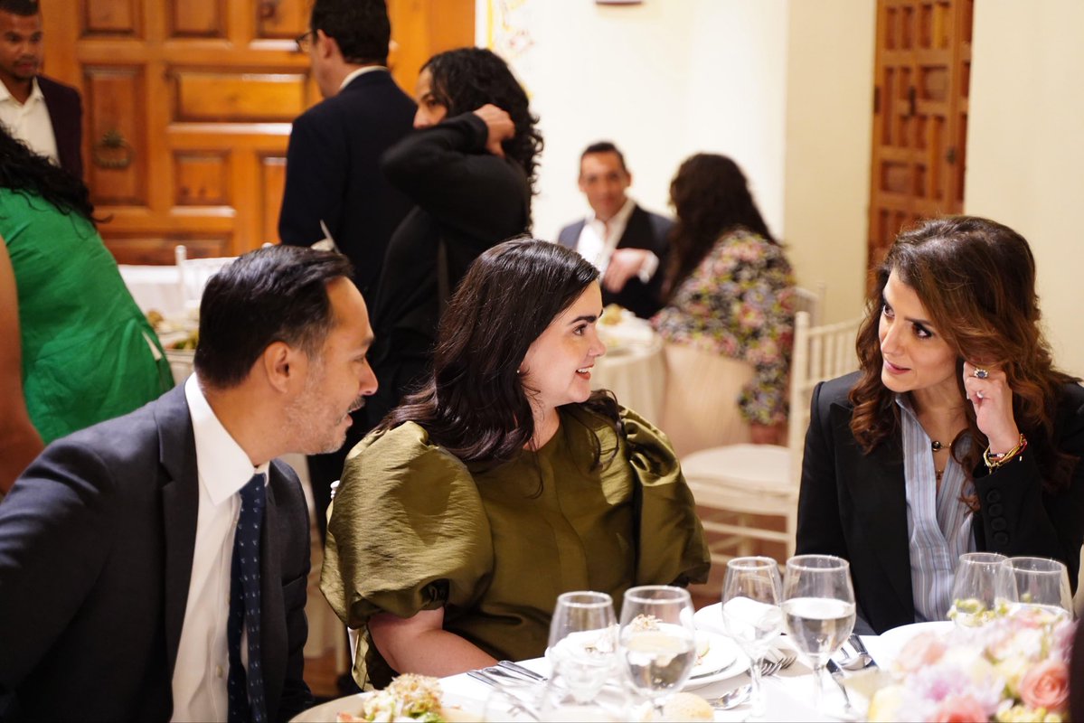 cristinaplanter's tweet photo. Recibí en México a la delegación del American Mexican Leadership Council, una plataforma que reúne a autoridades y liderazgos empresariales, filantrópicos y comunitarios de origen mexicano y aliados que sostienen vínculos estrechos entre México y Estados Unidos. 

Desde sus distintos ámbitos, sus integrantes aportan experiencias y perspectivas que contribuyen a tender puentes, ampliar el diálogo y fortalecer el entendimiento entre nuestros países.

Reconozco el trabajo de George Pla, @NathalieRayes y @adriavmarquez para hacer posible esta visita, así como la participación del congresista @JoaquinCastrotx.