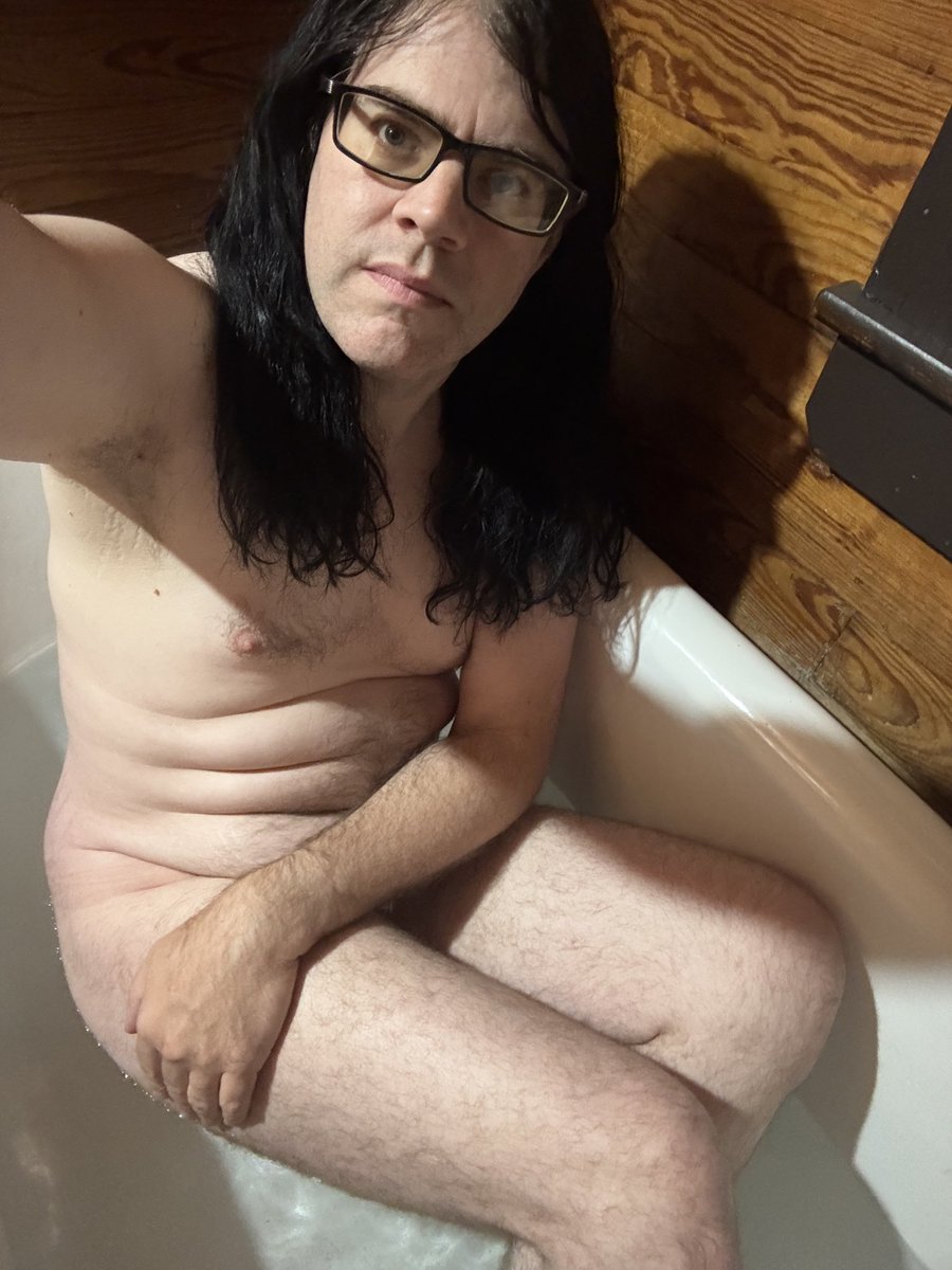 MrMetropolitan's tweet photo. Nude versus dressed #nudist #naked #nude https://t.co/QMpjiizcEa