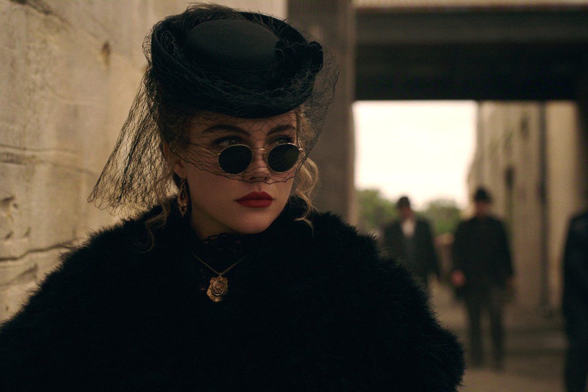 netflix's tweet photo. Florence Pugh as Cathy Ames

East of Eden premieres October 1 https://t.co/TvFAUbkn4L