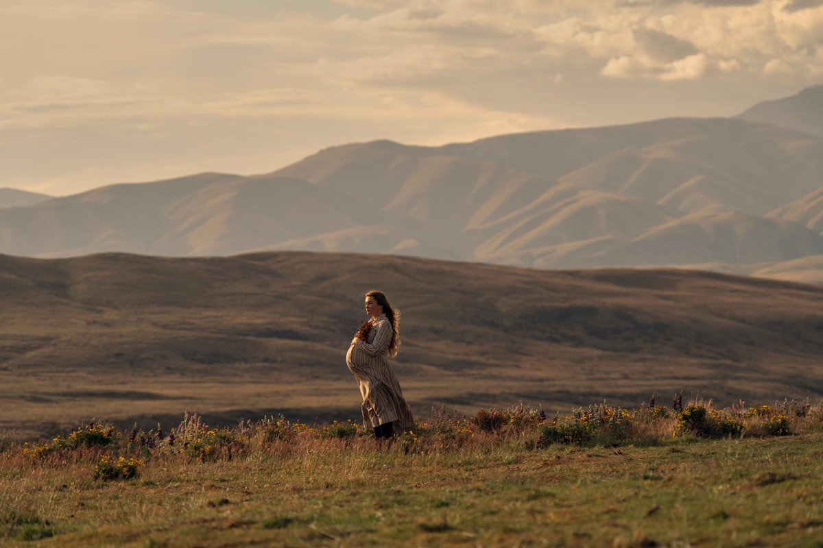 netflix's tweet photo. Florence Pugh as Cathy Ames

East of Eden premieres October 1 https://t.co/TvFAUbkn4L