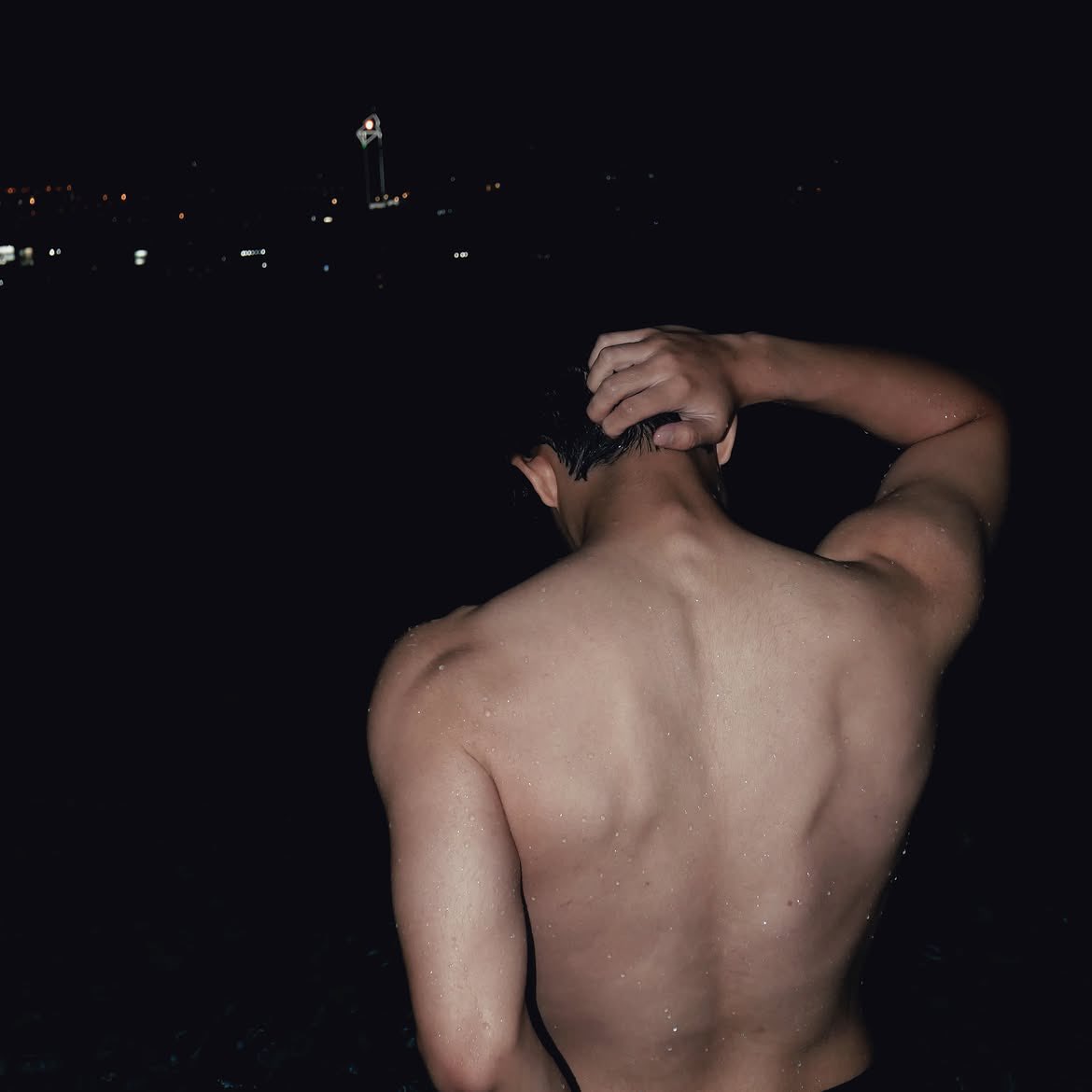 barcodetn's tweet photo. Take a shower🚿💦 https://t.co/6cNgIkEGec