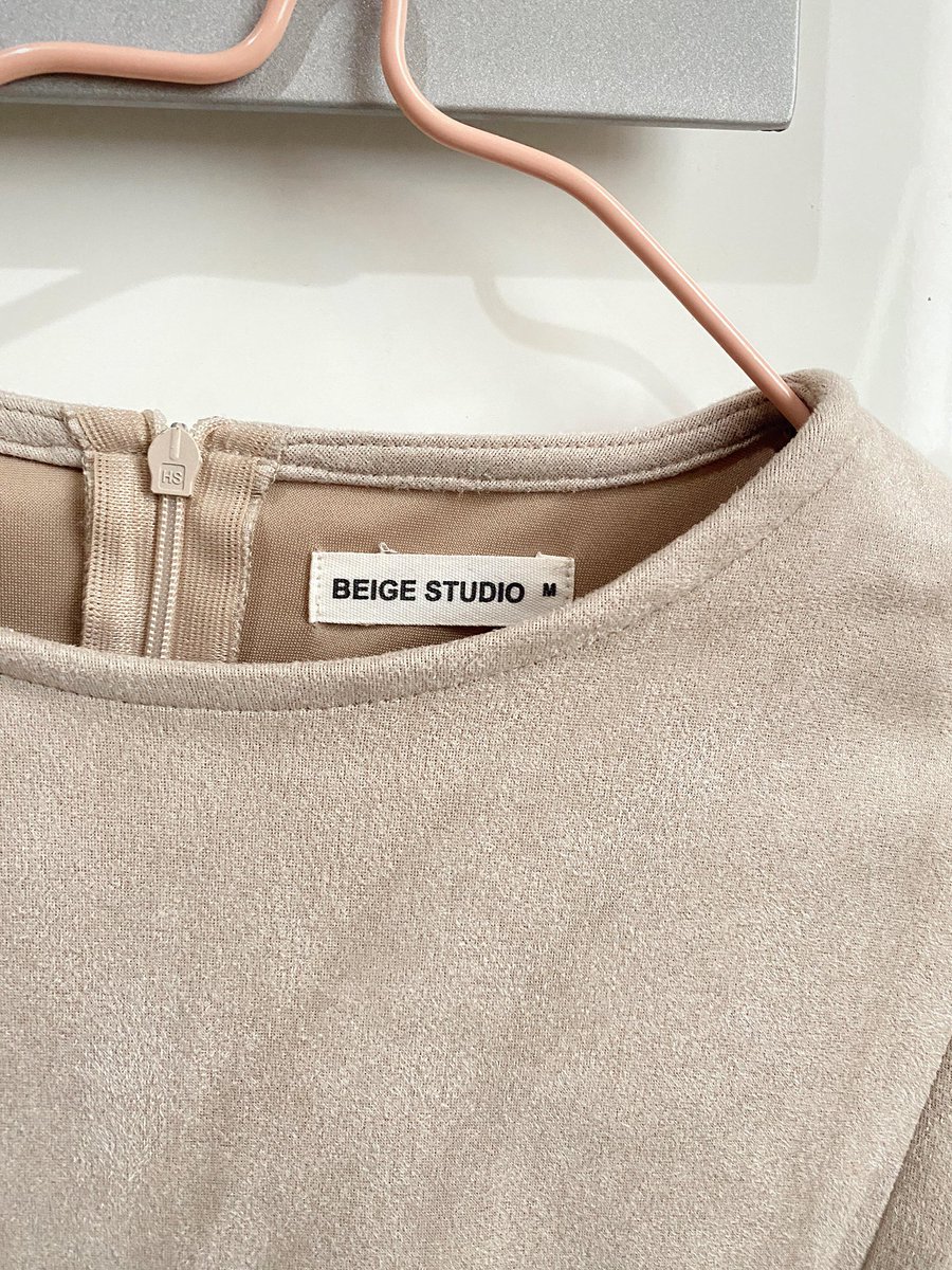fairiesims's tweet photo. wts (want to sell)‼️

beige studio - evelyn top long sleeve (oat)

PRELOVED
VERY GOOD CONDITION
NO NEGO
NO DEFECT

Material : Suede
Size M
Warna Oat

M: Lingkar Dada: 92 cm | Lingkar Ketiak: 45 cm |
Panjang Lengan: 56 cm | Panjang Baju: 60 cm

🍊 https://t.co/hGb5s0HKmn https://t.co/MNna2DZDbb