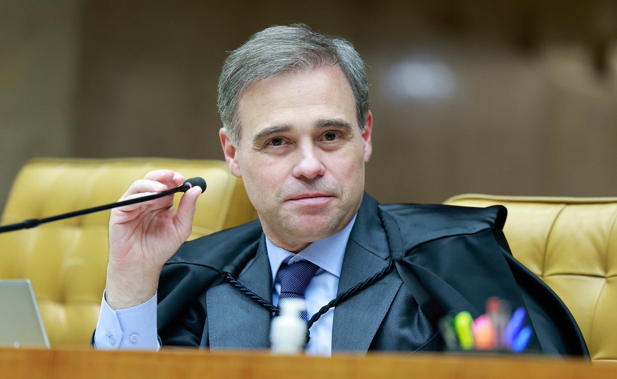 cnt_pr's tweet photo. André Mendonça anuncia que vai fazer a maior resenha da história do Brasil https://t.co/quZ9O0dgUX