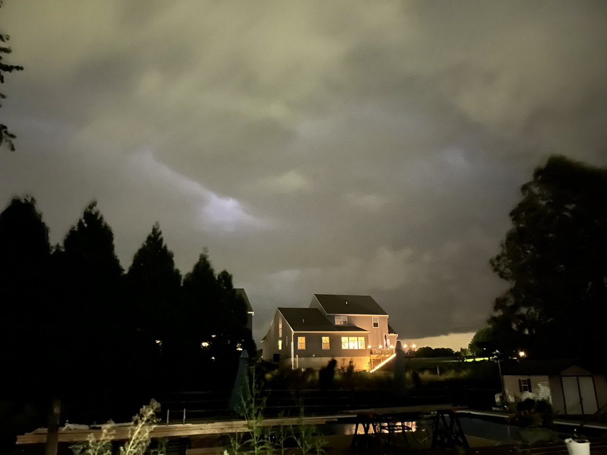 caroline7370's tweet photo. The lightning putting on an incredible show tonight with the severe thunderstorm in Oxford PA  #pawx @NWS_MountHolly https://t.co/kHKgAlGKfl