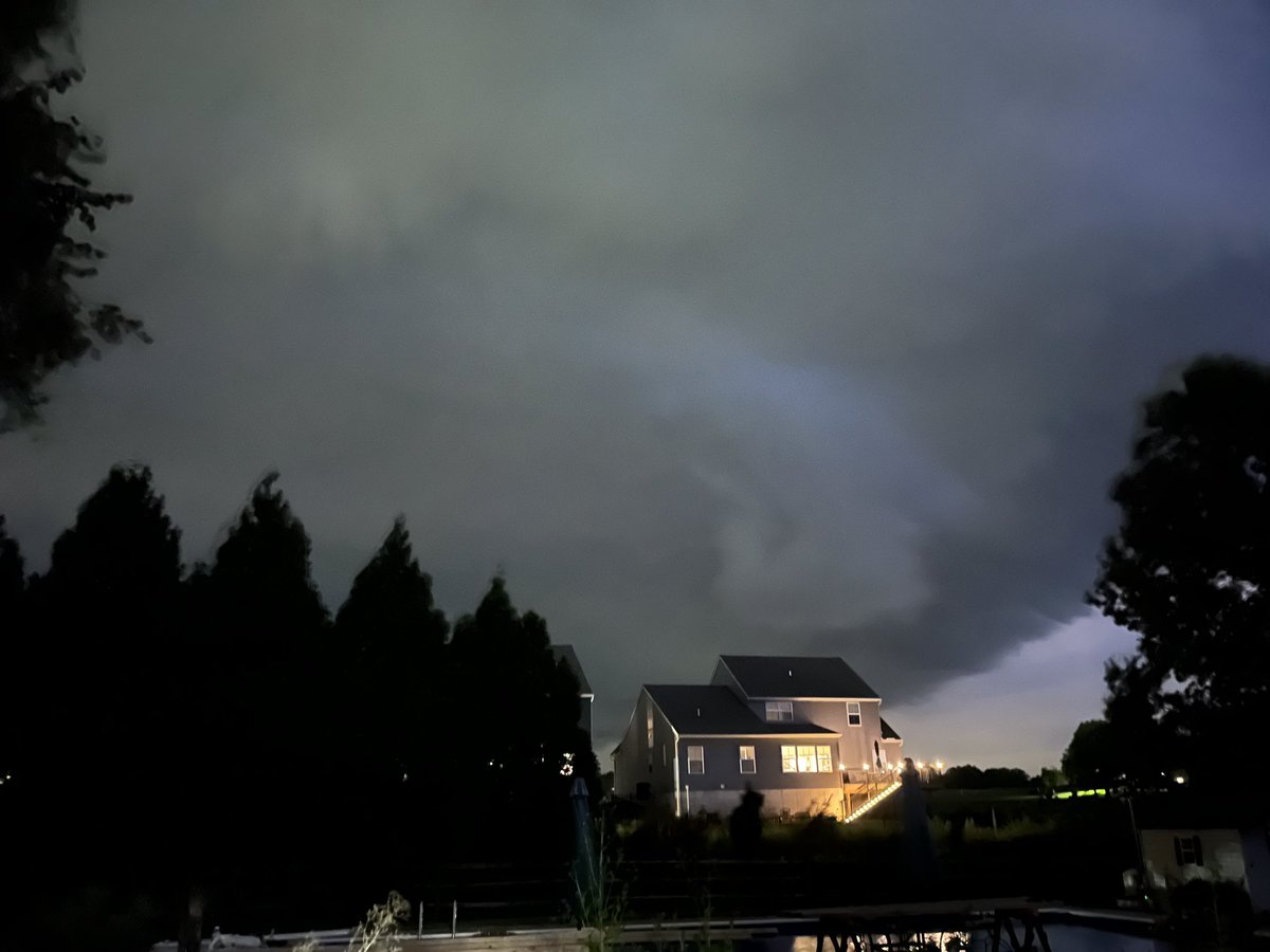 caroline7370's tweet photo. The lightning putting on an incredible show tonight with the severe thunderstorm in Oxford PA  #pawx @NWS_MountHolly https://t.co/kHKgAlGKfl