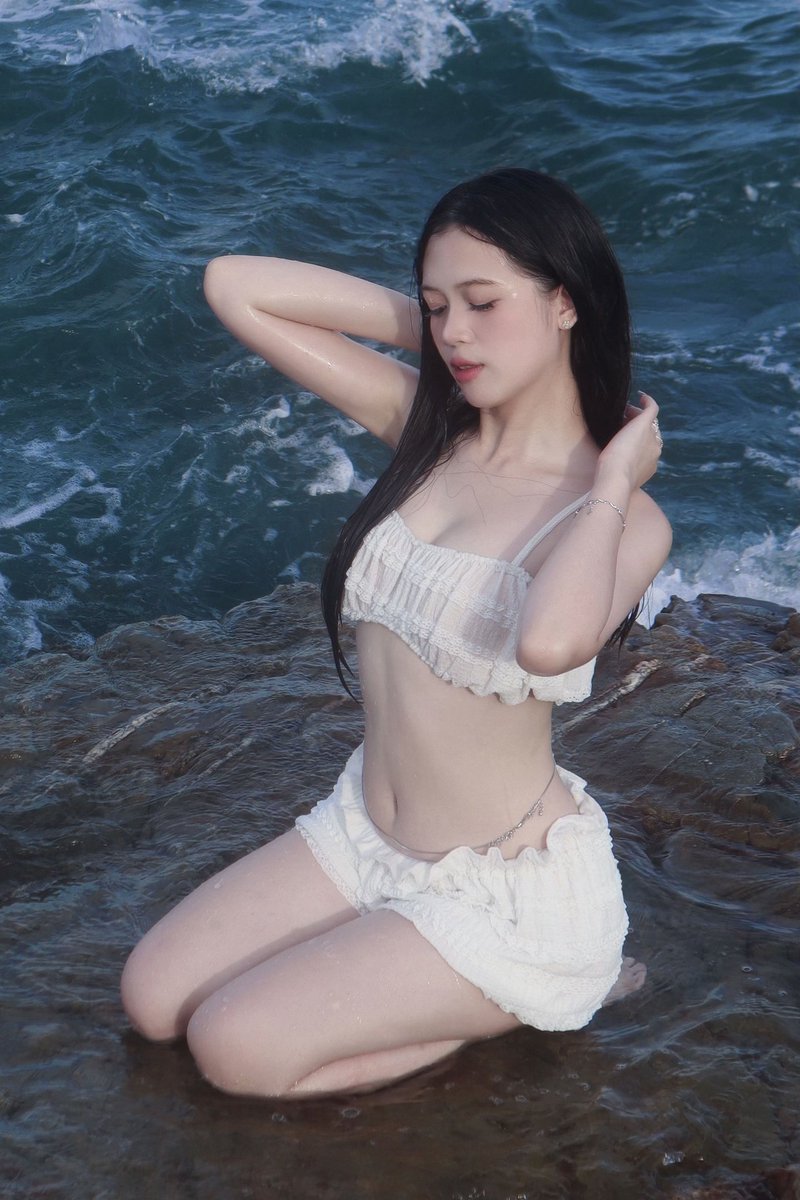 ngvancute's tweet photo. Post này nhiều tim, post sau show 🦋 😋 https://t.co/eKTHbBrSEd