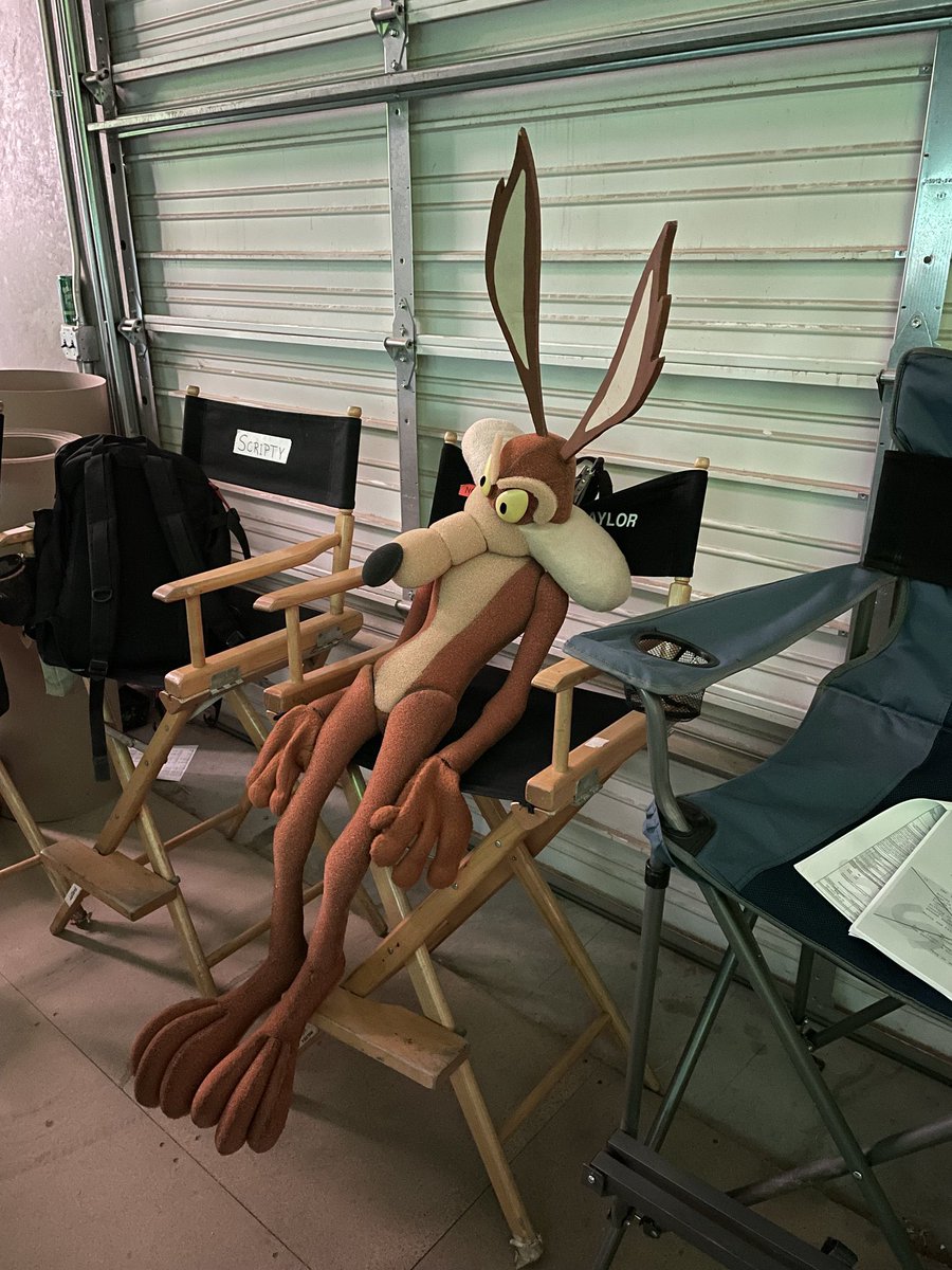 DiscussingFilm's tweet photo. Wile E. Coyote chilling on the set of ‘COYOTE VS ACME’.

(via: @OrvilleIV) https://t.co/yWjEhHwYVq