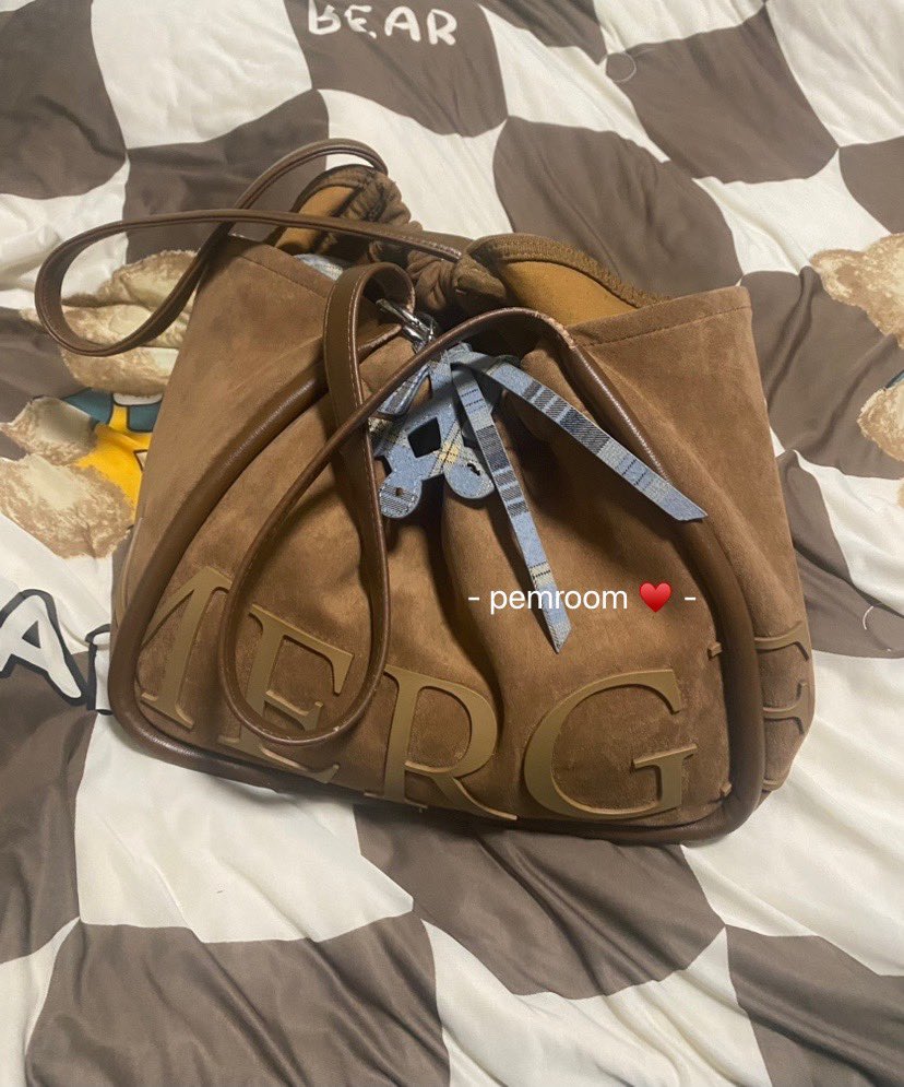 pemroom's tweet photo. * 📁 พร้อมส่ง

กระเป๋า merge ( มือ 2 ) ตำหนิตรงสาย
ราคา 900B รวมส่ง ♥️

* พร้อมโอนลดได้ ! 

#mergeth #ส่งต่อmerge
#merge #ส่งต่อกระเป๋ามือ2 #mergethailand
#ปล่อยกระเป๋ามือ2 https://t.co/86piTDrDOm