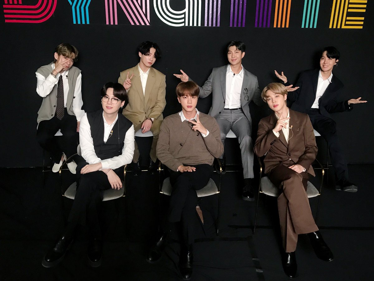 alexapolezhaeva's tweet photo. #V #TAEHYUNG
#KimTaehyung #THV

"[#TodaysBTS] We were able to reach #1 on the Billboard Hot 100 chart all thanks to #ARMY! You'll keep running with #BTS in the future, right?!🤙🏻 #BTS_Dynamite #WhyDoWeLookLikeSingersWhoRanked1stOnTheBillboardHot100 #Number1Singer"

2020.09.02 https://t.co/PskAeu4BdQ
