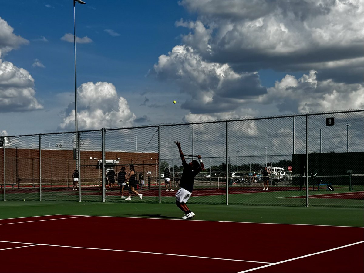 VMHSTENNIS1's tweet photo. Congratulations to the tennis T.E.A.M on their first district win of the season!!!!! @VMHSABC @SAVeteransHS @JISD_ATHLETICS https://t.co/zbRkGTqVQJ