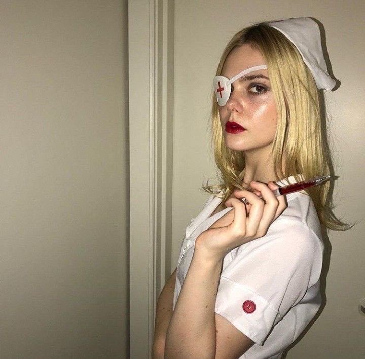 zk7VqEySh2ij5yD's tweet photo. #見た人も推しの目力を貼る 
elle fanning https://t.co/x07P9ryjMK