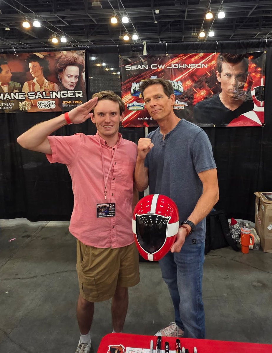 KkeefekyKyle's tweet photo. Got to meet the GOAT firefighting Red Lightspeed Ranger! Love this guy!
It was an honor getting to meet & talk to you in person @seancwjohnson. Thank you for being here & giving me this amazing print too.
Lightspeed Rescue!ππ₯π¨
#PowerRangers #LightspeedRescue #PowerMorphicon https://t.co/mUmJiySgap