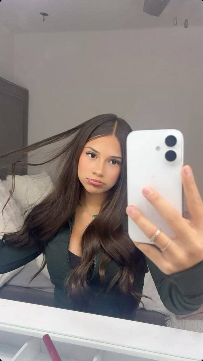 Avarider0's tweet photo. I’m alone rn, sooo boreddd  Someone to talk ?📷📷 https://t.co/taPuANCXgo