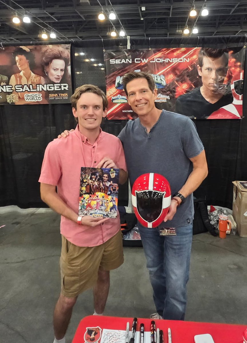 KkeefekyKyle's tweet photo. Got to meet the GOAT firefighting Red Lightspeed Ranger! Love this guy!
It was an honor getting to meet & talk to you in person @seancwjohnson. Thank you for being here & giving me this amazing print too.
Lightspeed Rescue!ππ₯π¨
#PowerRangers #LightspeedRescue #PowerMorphicon https://t.co/mUmJiySgap