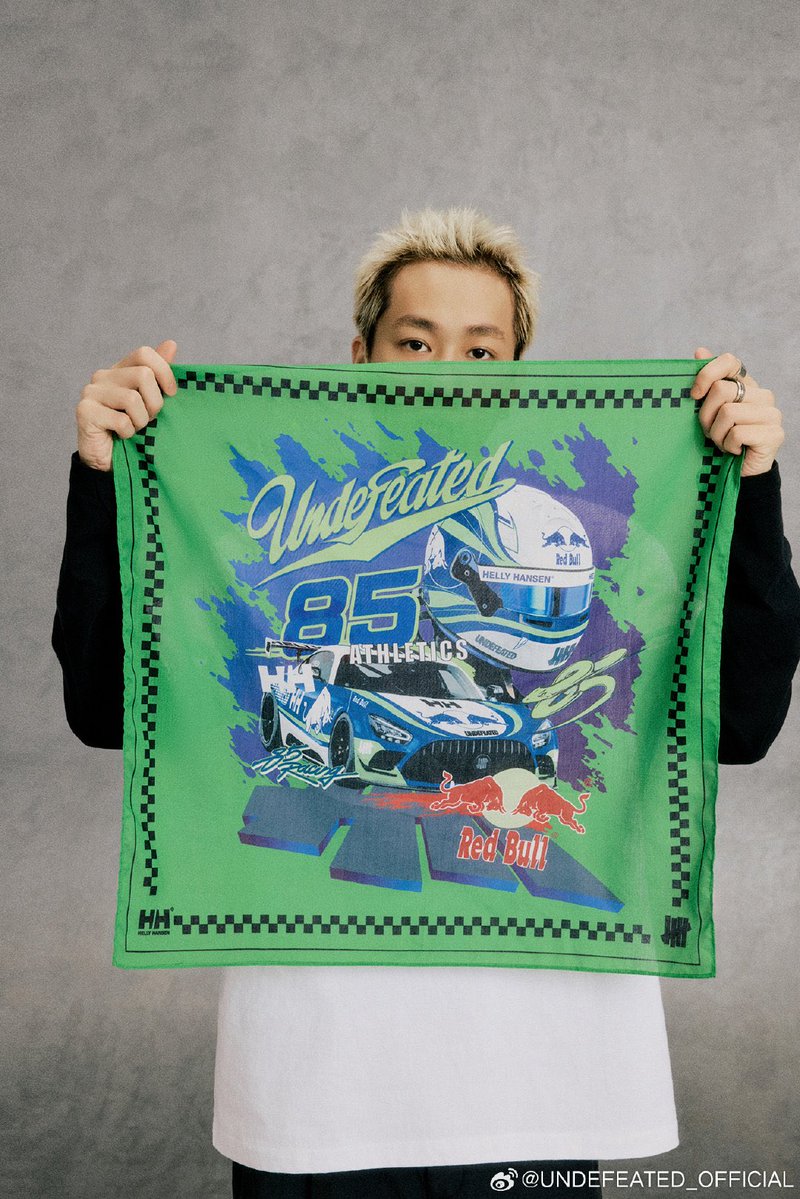 HappyLucky9785's tweet photo. รอบนี้เค้ามาเป็นเซตธีมเดียวกัน น้ำเงิน เขียว ขาว 

#YIBO85 #85RACING https://t.co/7HbPhZvj2y