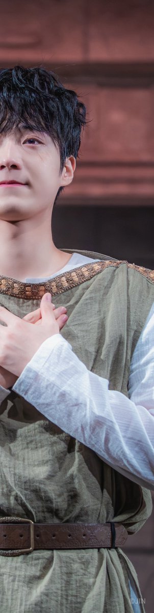 j_onas_e's tweet photo. 2026.09.01

연극 이올라오스
커튼콜

피론 | #정태영
아가토 | #김서환
멜라스 | #김재한 

“ 받지 않으신다 해도, 
   이미 저의 반쪽은 당신의 것입니다.” https://t.co/FO1wSrbxrV
