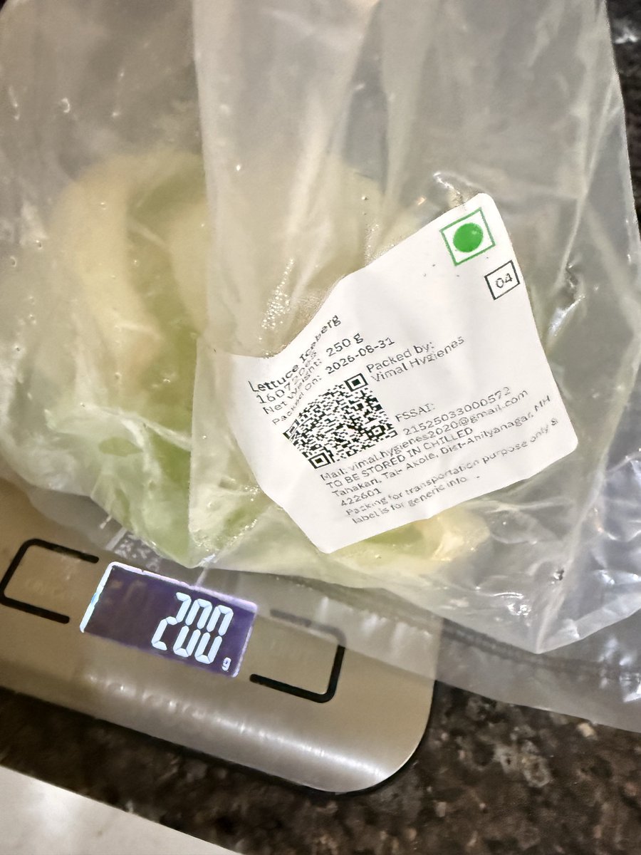 Mishal77's tweet photo. @jagograhakjago @ZeptoNow @zeptocares there is a clear cheating going on at Zepto . The weight mentioned on the app and packages is 25% more than the actual weight. https://t.co/QO2q3wRceb