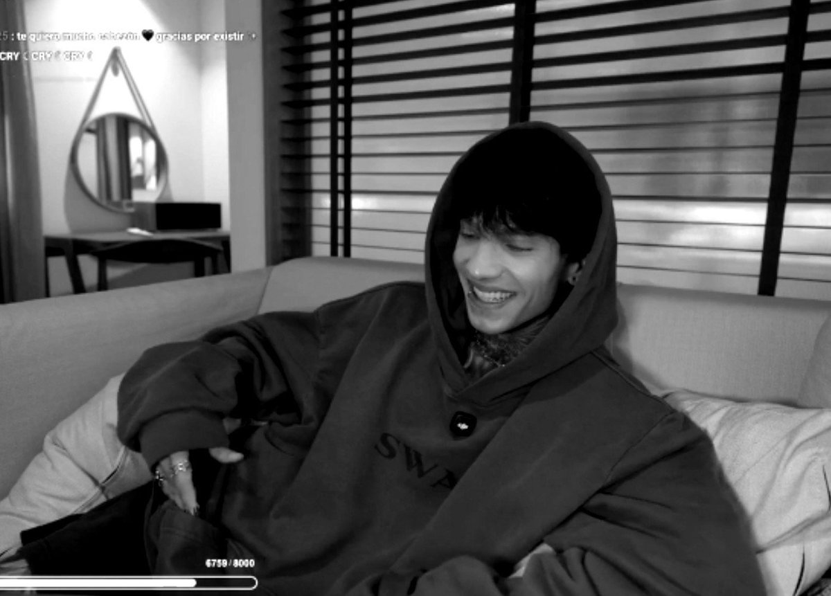 _nosoykarla's tweet photo. Gracias por prender y contarnos todo, estoy muy feliz por ti y cada día mas orgullosa de ver hasta donde estas llegando, te mereces todas las cosas buenas que te pasan, sigue disfrutando de esta experiencia, nos vemos mañana descansa tqmm <333 

☆~ @xCryboy https://t.co/wrRxrcUl7c