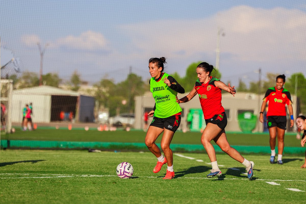 FemenilFcJuarez's tweet photo. Iniciamos nuestra preparación💪🏻 con entrenamiento vespertino con miras a nuestro próximo partido🆚🔜🐴 https://t.co/131fpPgAzH