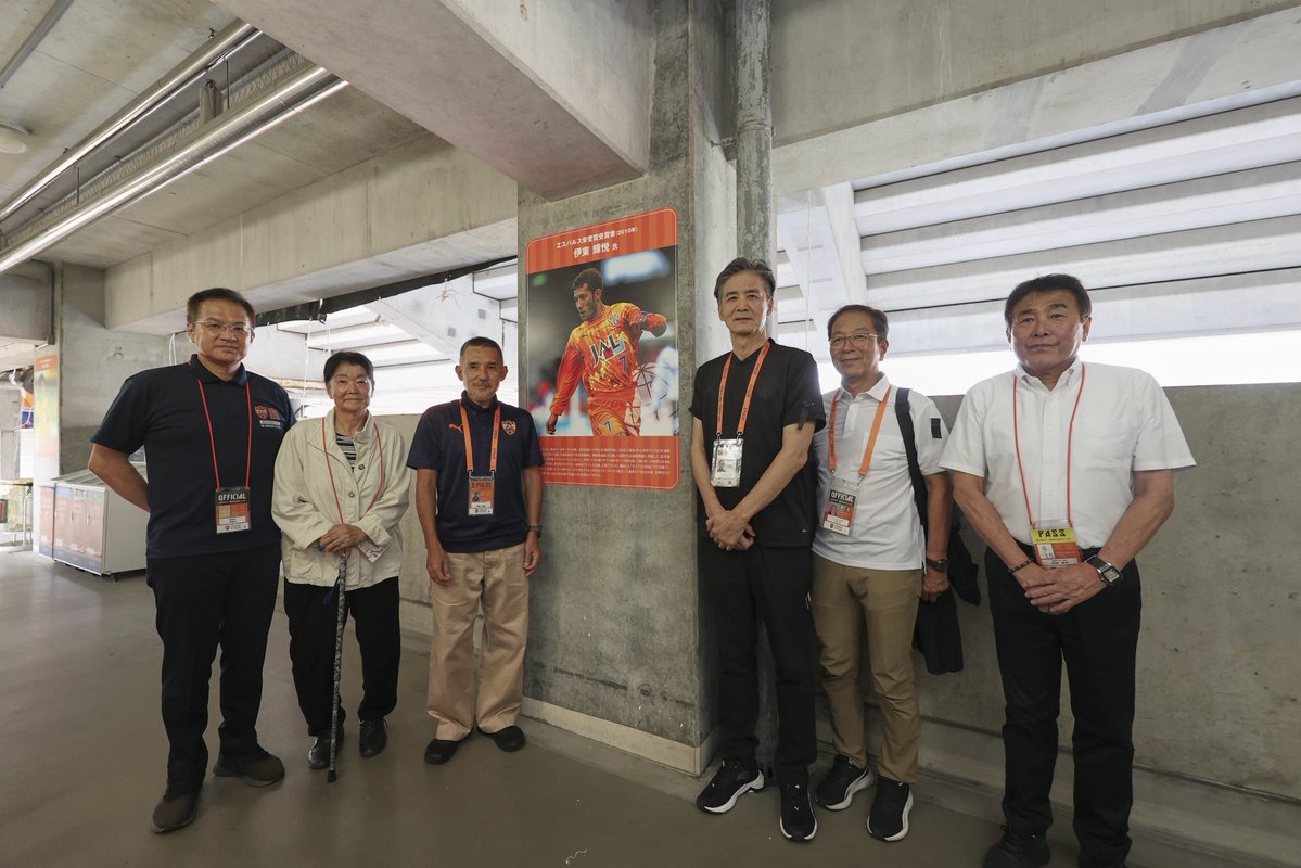 IAIstadium1991's tweet photo. コンコースの柱に新たな展示👏

📝場所
西/東サイドスタンド1階
※ゴール裏

✨エスパルス栄誉賞受賞者
👑静岡サッカー功労者

レジェンドの皆さんを紹介する展示をぜひご覧ください

除幕式の様子は清水エスパルス公式YouTubeでご覧ください👀

https://t.co/yNlWdU55xv https://t.co/oIQ8bGtzmu