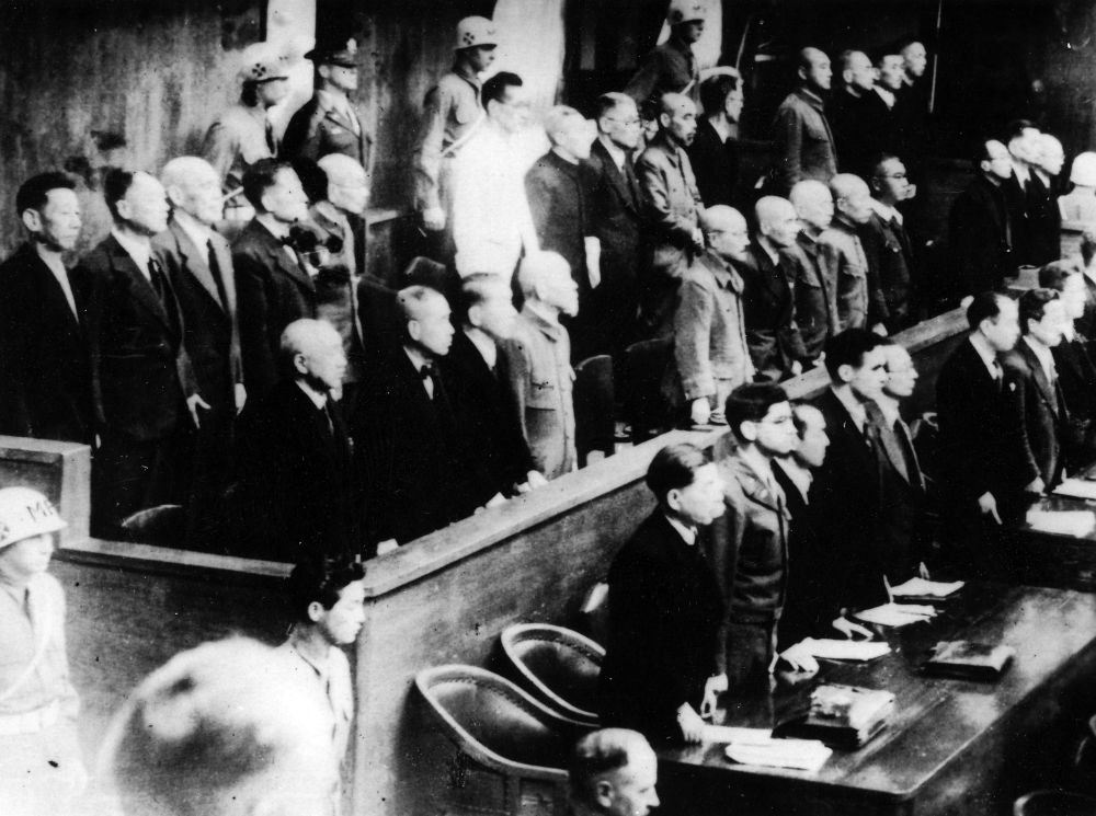 PDChinese's tweet photo. 【81年前的今天日本簽署投降書】1945年9月2日，日本簽署投降書。為了這一勝利，中國軍民浴血奮戰14年。在世界反法西斯戰爭中，中國人民抗日戰爭開始時間最早、持續時間最長、條件最艱苦，付出的犧牲最大。中國軍民以傷亡3500多萬人的代價，牽制了日軍50%以上的海外兵力。珍愛和平，吾輩自強！ https://t.co/Bs74tQSpso