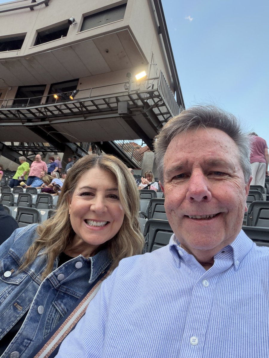 McDon40014's tweet photo. Date night with my sweetheart! https://t.co/KexV6Nr0Zb