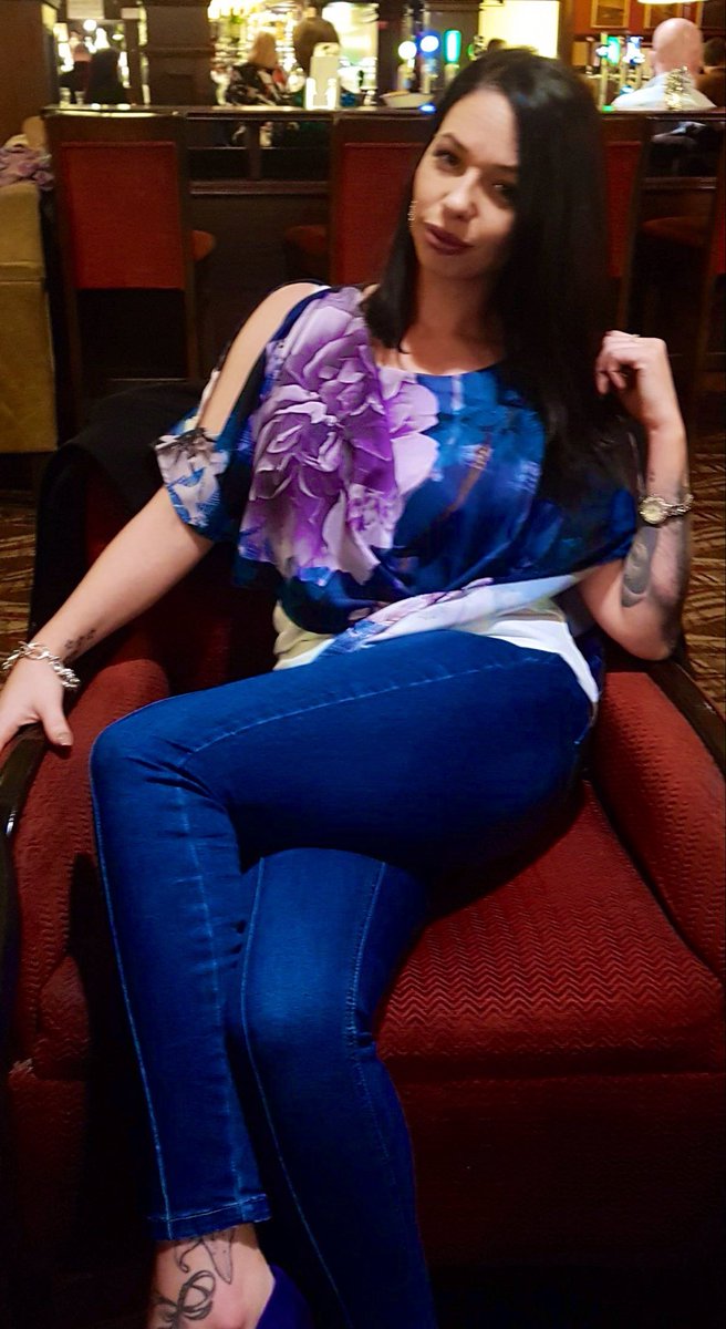 irishsarah222's tweet photo. Night out well needed with childhood friends #denim #flower #blue #purple #shorthair #memories #girlsnight #goodvibes #outout #soberasalways ๐ฉต๐๐ https://t.co/pPxoNVzy3n