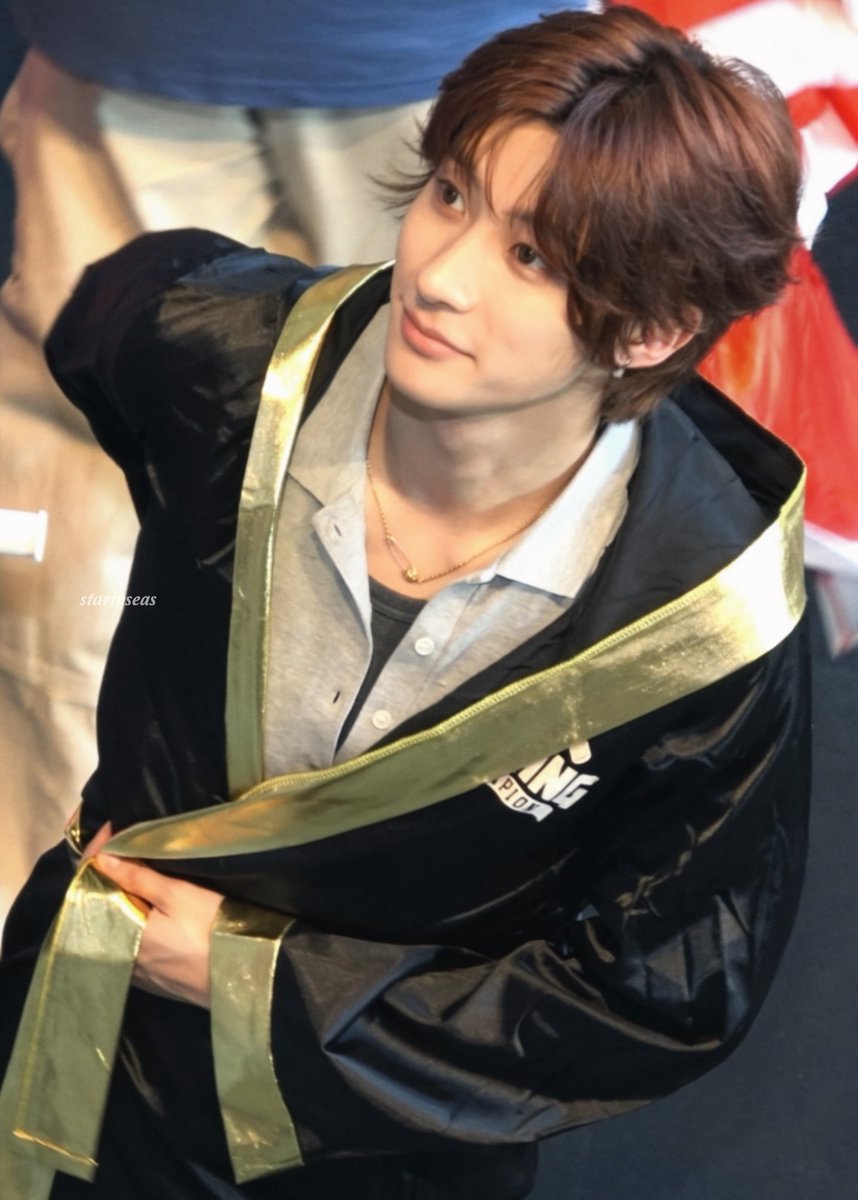 starinseas's tweet photo. 260901 riize makestar fansign in singapore 

🥊🥊🥊

#앤톤 #ANTON
#라이즈 #RIIZE https://t.co/hp9VjR56SN