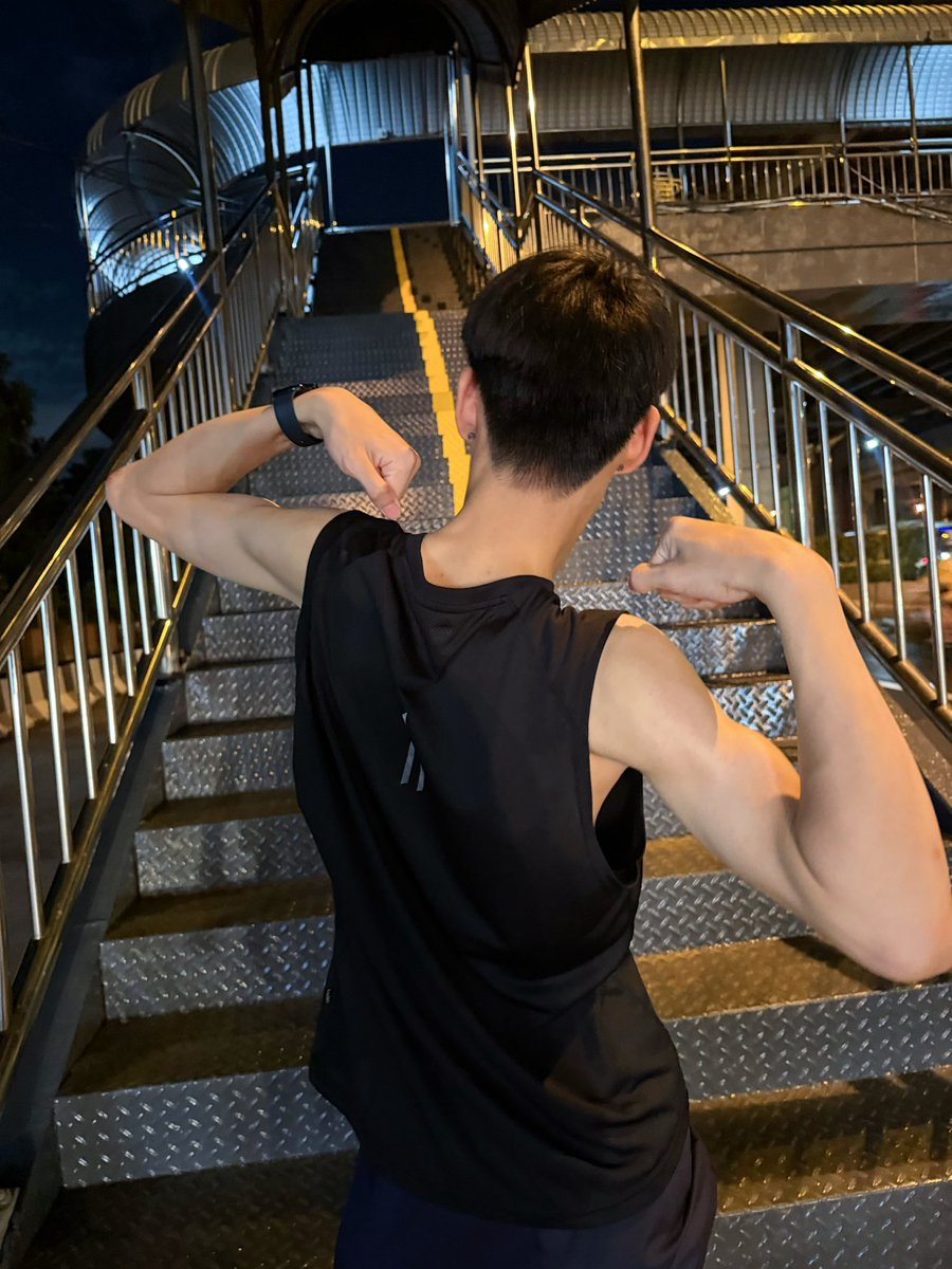 t_o_dell's tweet photo. night run https://t.co/J2ss66SjUz