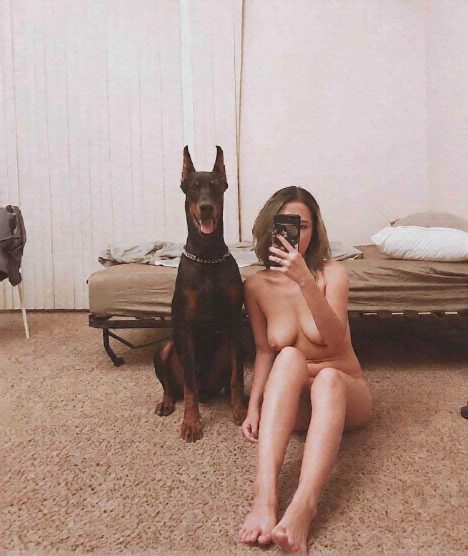 knottyemma_01's tweet photo. It's a new month for the same unbreakable bond with my dogs 🐶❤️💝 🐾 🥵 🐕 
Amazing clips plus live shows waiting for you join now using the link below 💦🔥👇

https://t.co/Edg4GnM0Sg
https://t.co/Edg4GnM0Sg https://t.co/T6pWMDqXVo