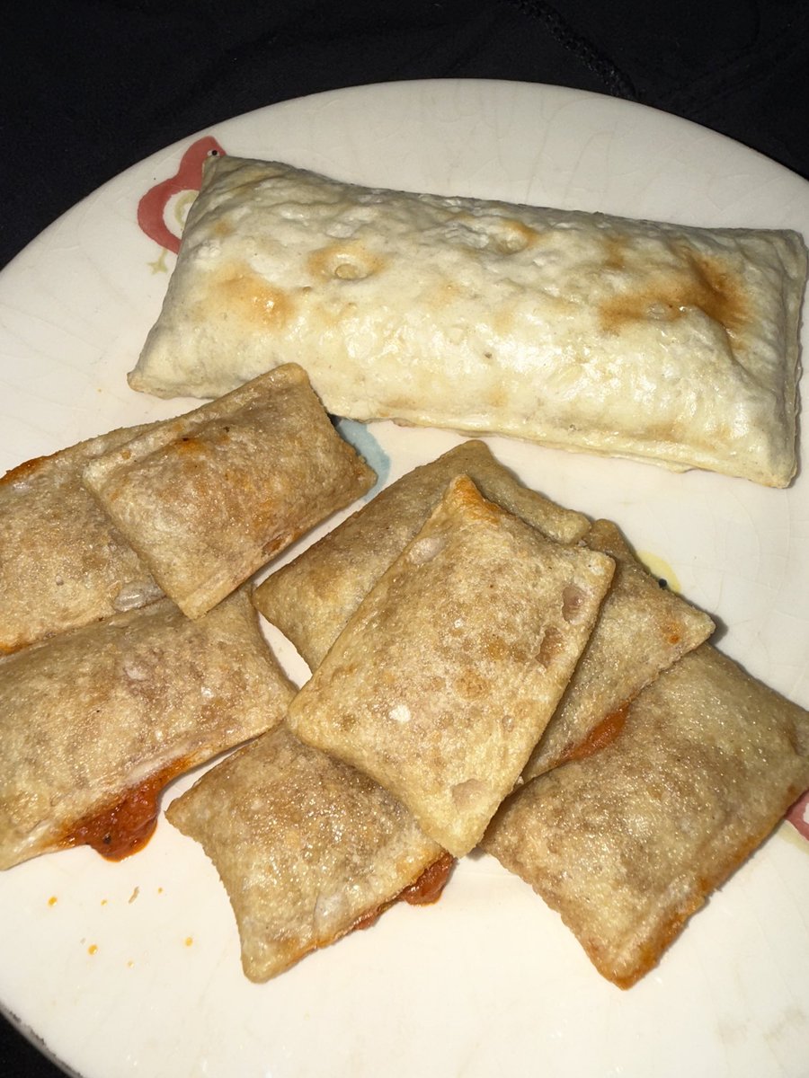 smokelyy's tweet photo. WIEIAD and I fasted for like 20 hours :p 711c https://t.co/F4NWpdCXYo
