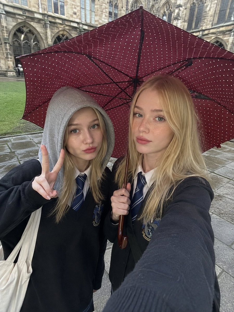 iluuvsuki's tweet photo. back to hogwarts!! https://t.co/bI38IJ5xO9