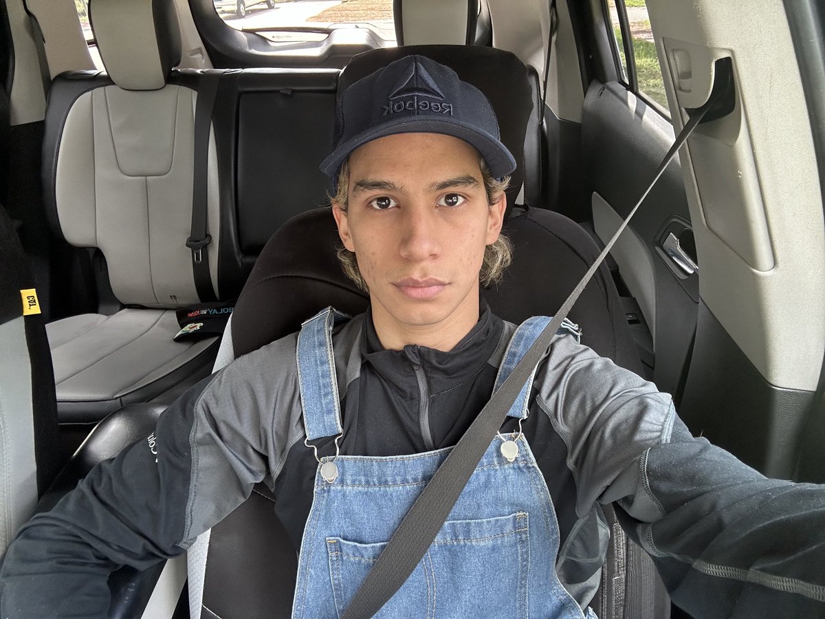 yourboymadox's tweet photo. Who is you ???? https://t.co/woka24MsdM