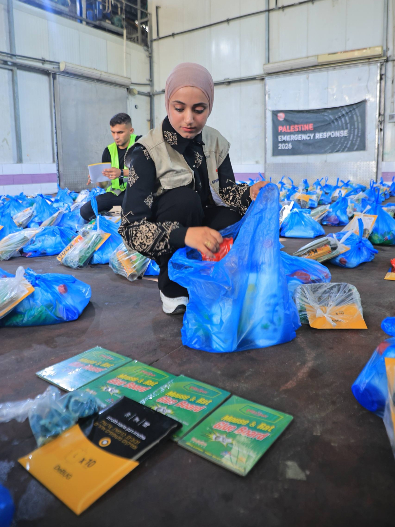 givinghandsca's tweet photo. Prepared with care, delivered where the need is greatest. 🧴
Giving Hands teams are packing and distributing hygiene parcels across Gaza, helping families protect their health, cleanliness, and dignity.
https://t.co/oB5gwdm84g
#HygieneParcels #GivingHands https://t.co/IhcWgfA3Sw