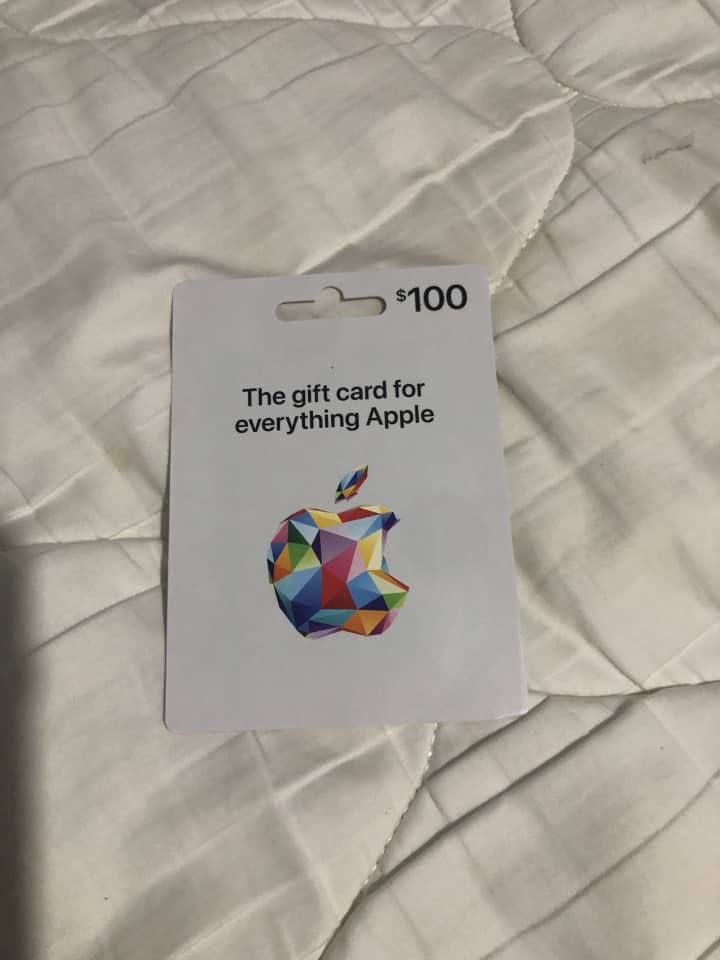 DonaldTrumpr3's tweet photo. I got $100 gift card https://t.co/Xk5l9NlbMY